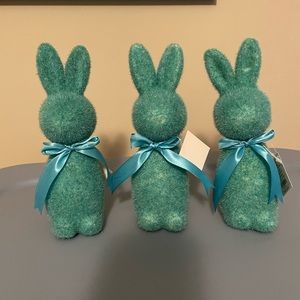 NWT set of 3 flocked bunnies. Beautiful color!